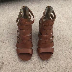 Very comfortable brown heels